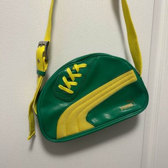 ✨Host Pick✨ Y2K Puma Pleather Belt Bag/Crossbody Bag - Picture 1 of 6
